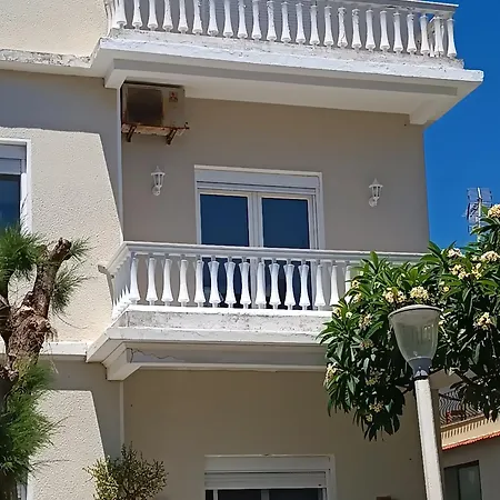 Daire Pap's House